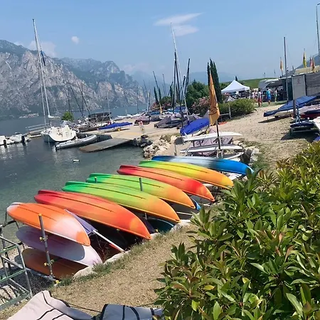 Urlaub Auf Dem Boot In Malcesine Am Gardasee Hotel en barco Navene