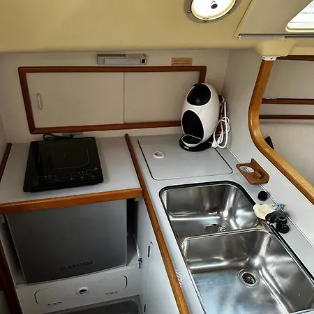 Urlaub Auf Dem Boot In Malcesine Am Gardasee Navene